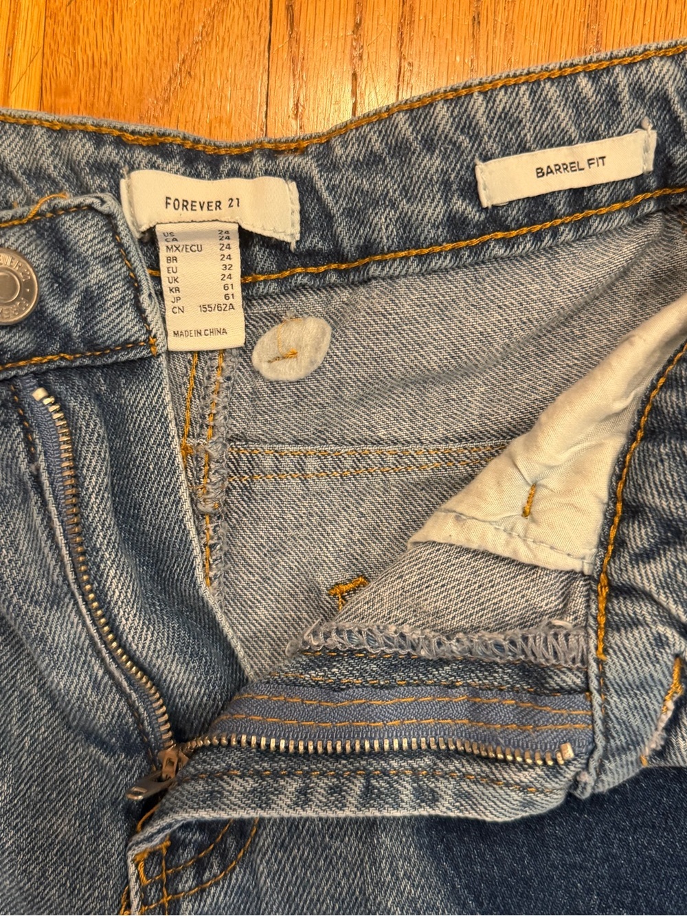 Forever 21 Barrel Fit Blue Heart Women’s Jeans - 24 - Picture 5 of 6